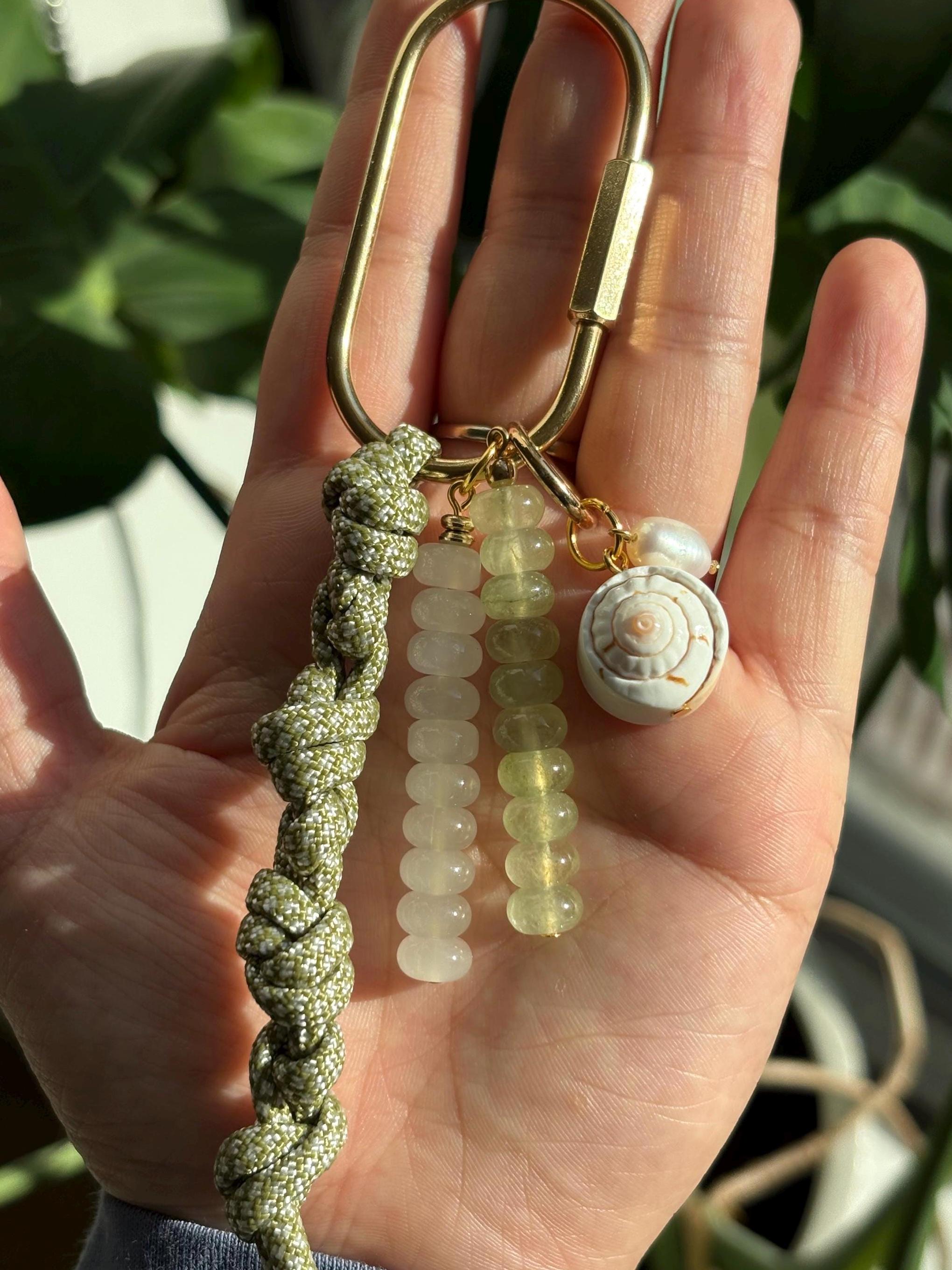 Paracord + Shell Accent Carabiner Bag Charm | Gold Accents