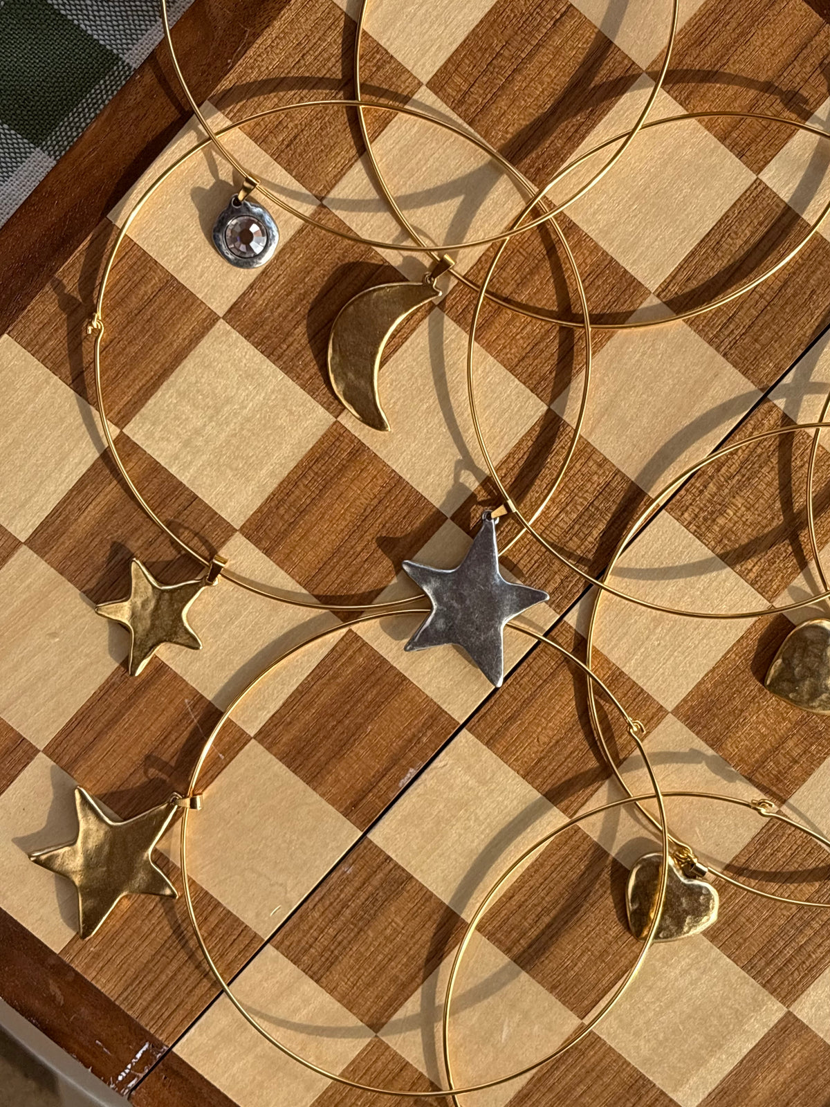 Chunky Charm Pendant Gold Omega Choker | Tarnish Resistant | 17"